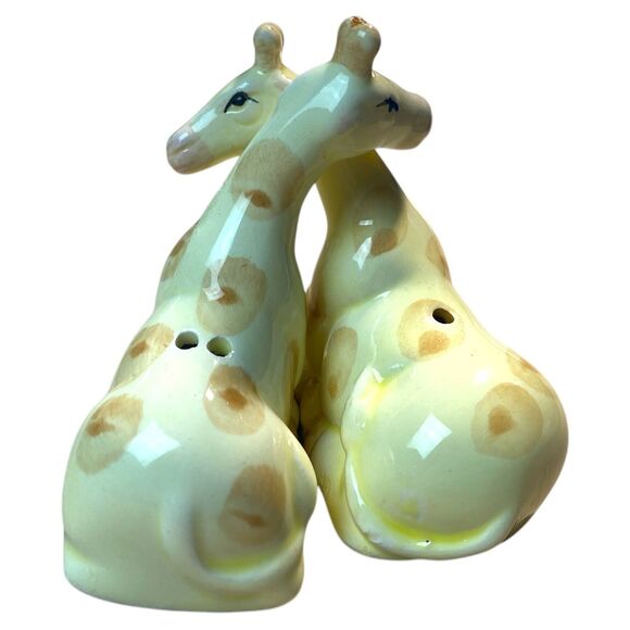Vintage Ceramic Giraffe Salt & Pepper Shakers 2" Tall Japan Zoo MCM - Picture 4 of 7